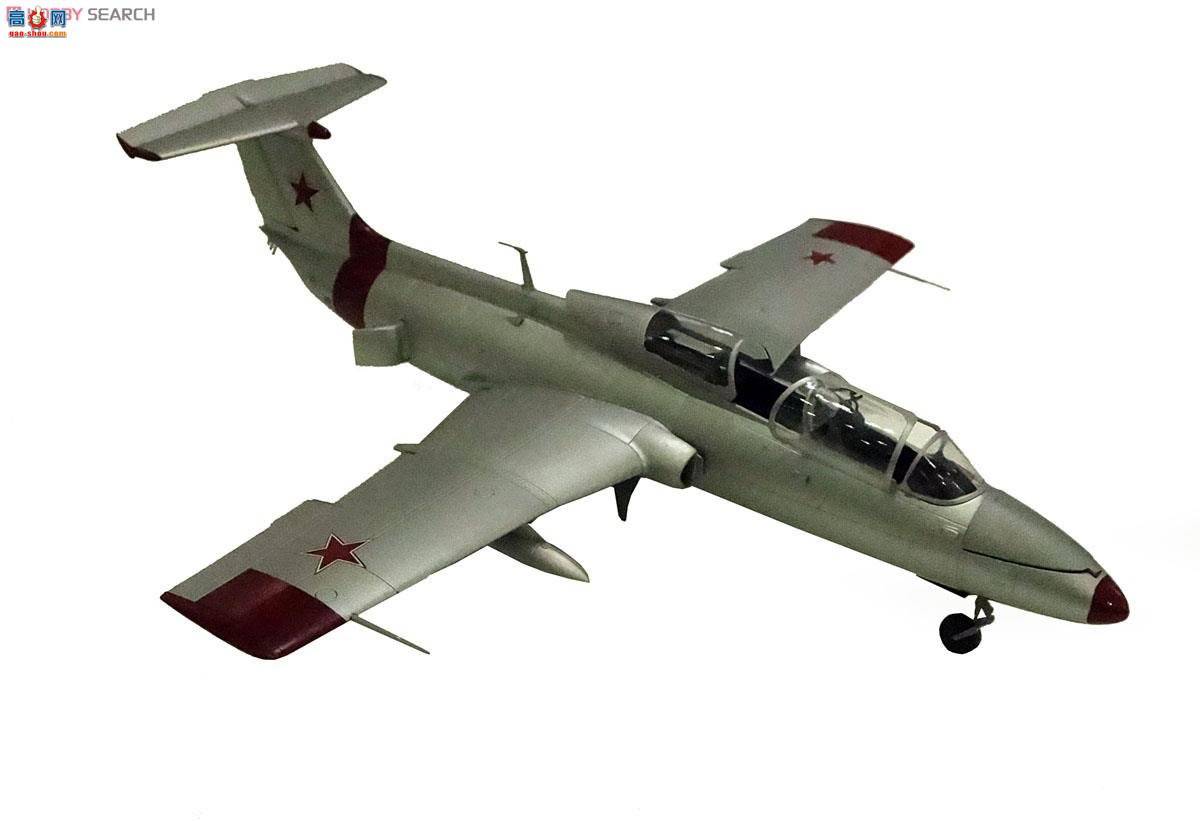 AMK ս 88002 Aero L-29 Delfin