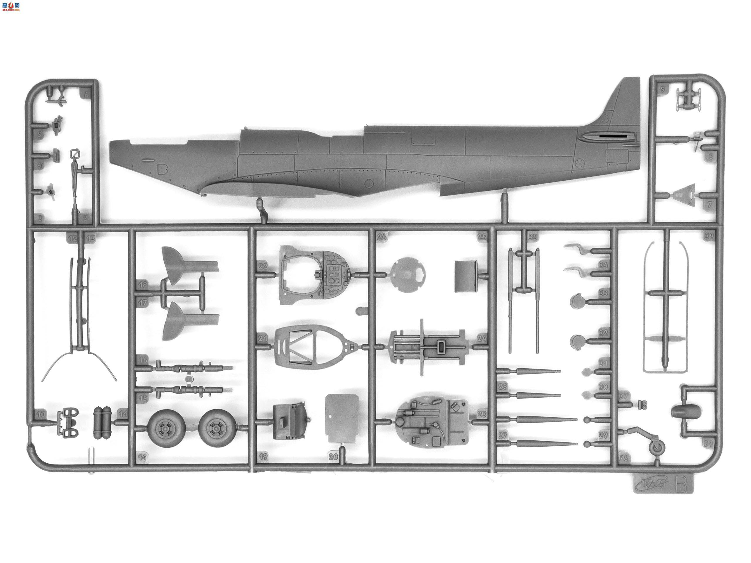 ICM 战斗机 48071 二战英国战斗机 喷火 Mk.XVI