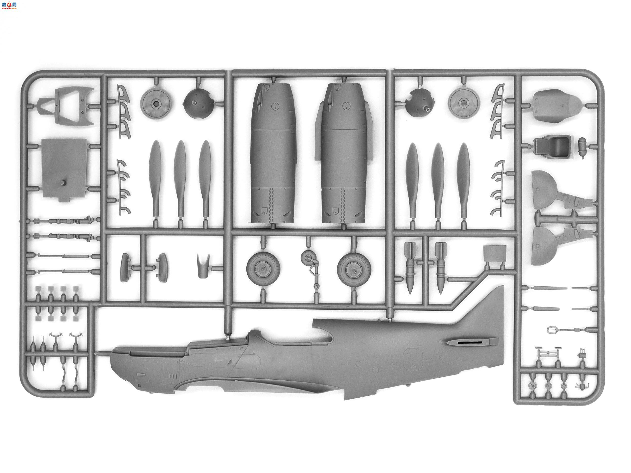 ICM 战斗机 48091 二战苏联战斗机 LaGG-3 系列 1-4