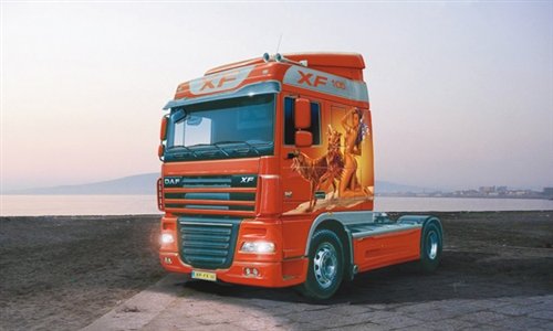 意大利 ITALERI 卡车 3855 DAF XF105 太空驾驶室-